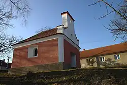 Vrbičany, kaplička.jpg