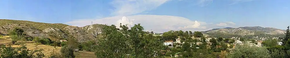 Panoramatický pohled na Allauch a okolí