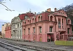 Kubistický trojdům na Rašínově nábřeží