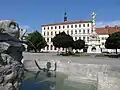 Masarykovo náměstí s kašnou a morovým sloupem