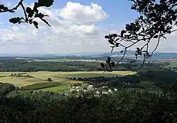 Pohled na Hvězdu od vsv., z vyhlídky na Vlhošti