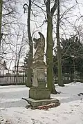 Barokní socha sv. Jana Nepomuckého pod kostelem