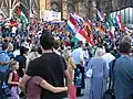 Poutníci u dveří Kolínské katedrály