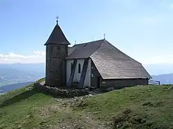 Poutní kostel na Hochalmu (z jihu)