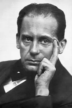 Walter Gropius (1919)