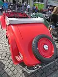 Walter Junior (1933), roadster, přístup k výklopnému sedadlu přes nášlapnou stupačku na zadním blatníku (Křivonoska 2020)