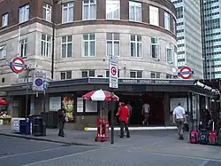 Vchod do stanice Warren Street