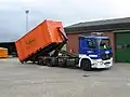 Automobil s kontejnerem