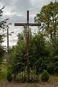 Dřevěný kříž u cesty