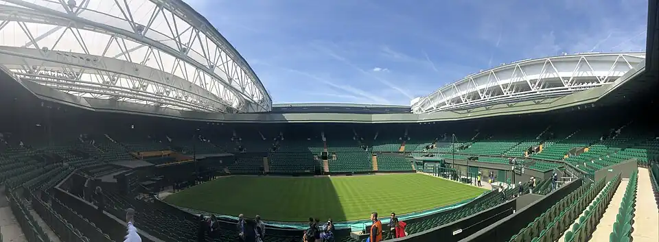 Centrální dvorec All England Clubu, 2019