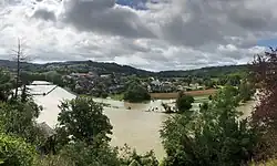 Rozvodněná řeka Reuss u švýcarského Gebenstorfu