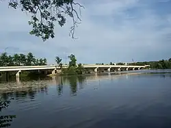 most silnic 13 a 54 přes řeku u Wisconsin Rapids