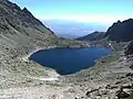 Vyšné Wahlenbergovo pleso, dolu za ním Sedielková Kopa