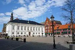 Centrum města Stortorget s radnicí