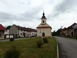 Náves a kaple Nanebevzetí Panny Marie