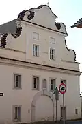 Severní štít s reliéfem