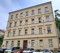 První sídlo gymnázia ve Pštrossově 15