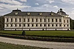 Východní průčelí zámku v Kravařích