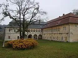 Zámek Nový Studenec (pohled zezadu)