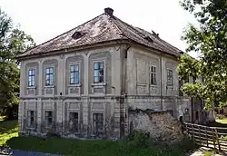 Zámek Vlkava.jpg