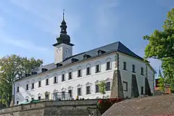 východní křídlo zámku Letohrad