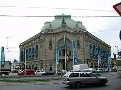 Pohled na průčelí budovy