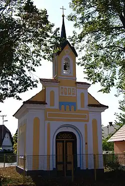 Kaplička na návsi