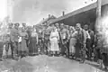 Oddíl vysokohorské roty po vstupu do Tatranské Javoriny. Vidět je mimo jiné Mieczysław Świerz (uprostřed, s puškou přehozenou přes rameno) (1919)