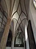 Zaklenutí lodi síťovou klenbou
