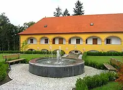 Zámek Zbraslavice