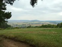 Pohled do Hořovické brázdy od Knížkovic u Zdic