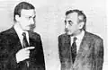 Bogdan Zdrojewski (* 1957), polský politik, a Tadeusz Mazowiecki na dobové fotografii