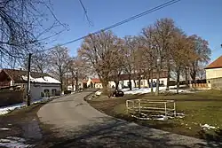 náves