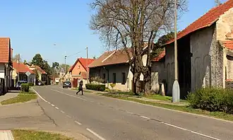 Silnice II/330 ve Zvěřínku