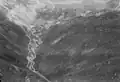 Silnice v průsmyku Tremola. Historický letecký snímek od Wernera Friedliho (fotograf) (1964)