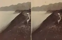 Ohannes Kurkdjian na okraji Pískového moře (Lautan Pasir) v pohoří Tengger, asi 1910, stereofotografie