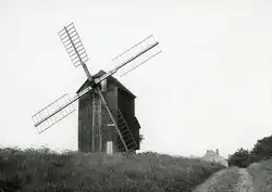 Větrný mlýn v Porubě v roce 1975